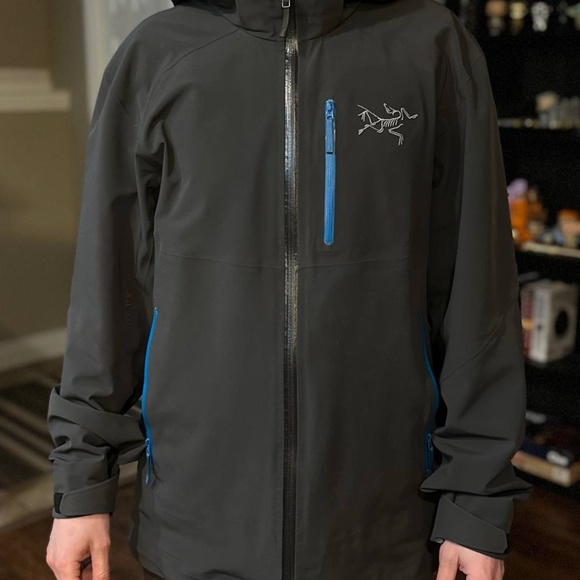 Arc’teryx Cassiar Jacket - Picture 3 of 9